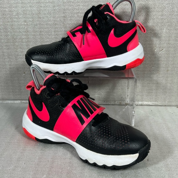 Nike Team Hustle D8 Black/Hot Pink Girl's Size 3.5Y/EU35.5/CM 22.5 881941-002 - Picture 2 of 9